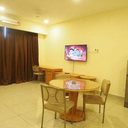 Premier Times International Hotel Seri Kembangan Ngoại thất bức ảnh