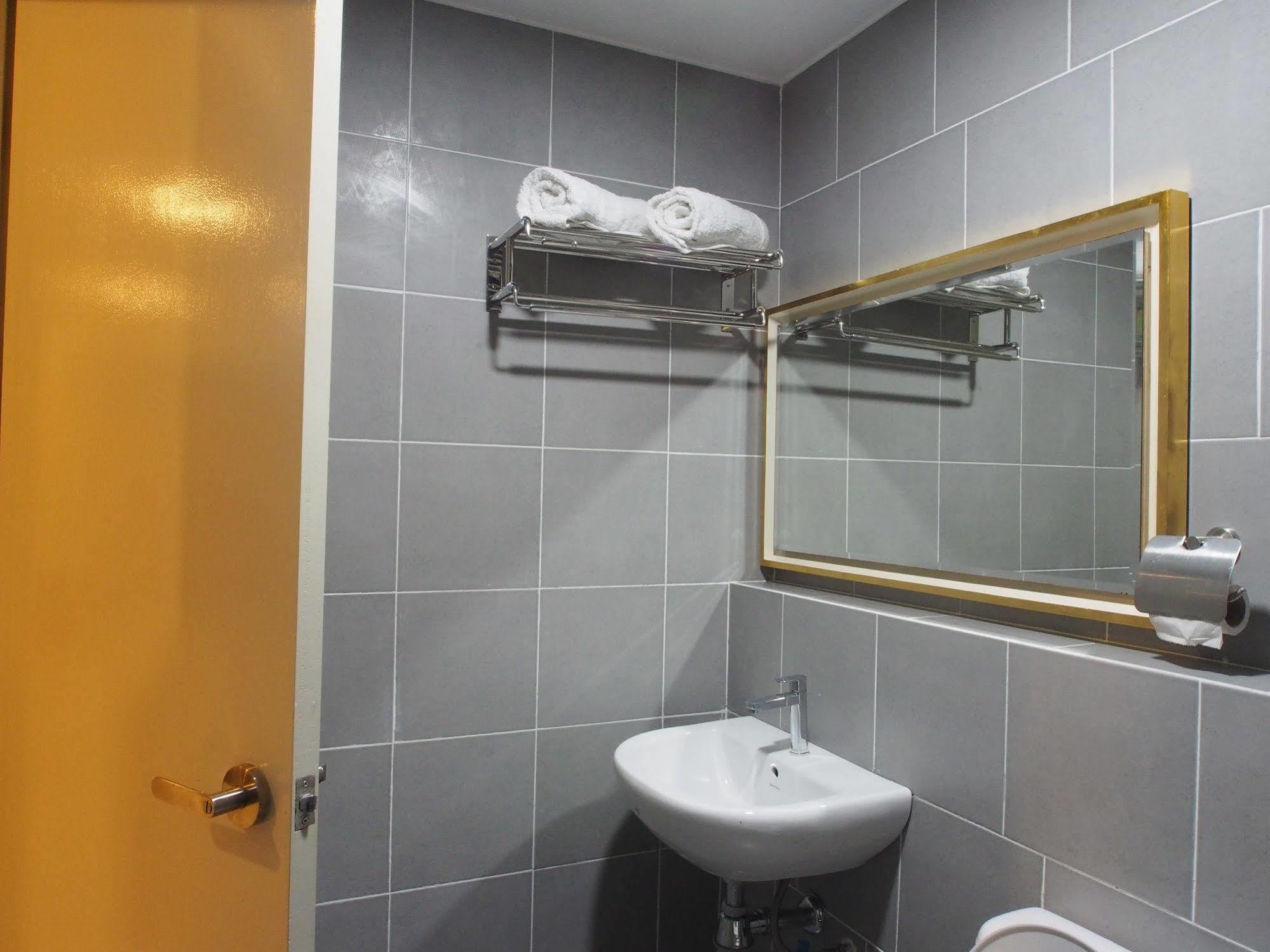 Premier Times International Hotel Seri Kembangan Ngoại thất bức ảnh