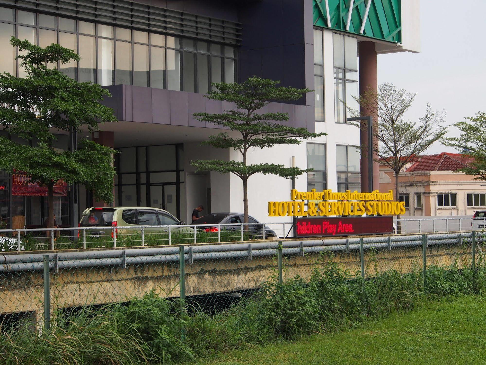 Premier Times International Hotel Seri Kembangan Ngoại thất bức ảnh